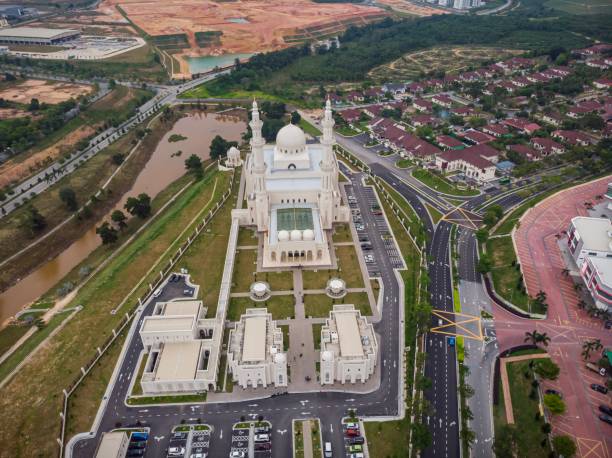 istock Aerial view of Masjid Sri Sendayan 1185663513