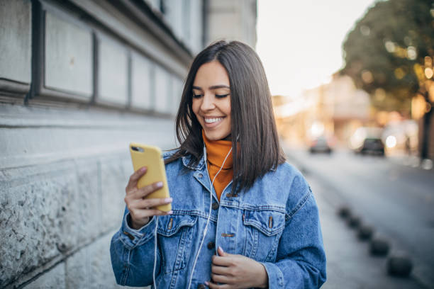 istock Beautiful lady on the street 1185666160