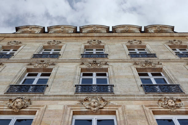 istock Stoned classic facade in the city 1185669372