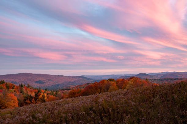 istock Vermont Landscape in Autumn 1185673872