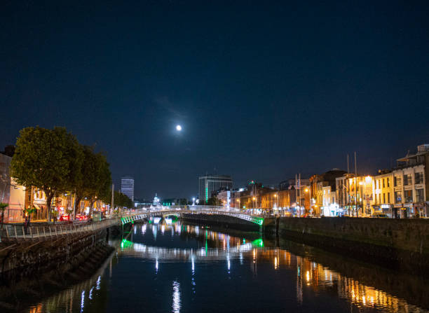 istock The Ha'penny Bridge over the River Liffey in Dublin City centre at night. 1185677949