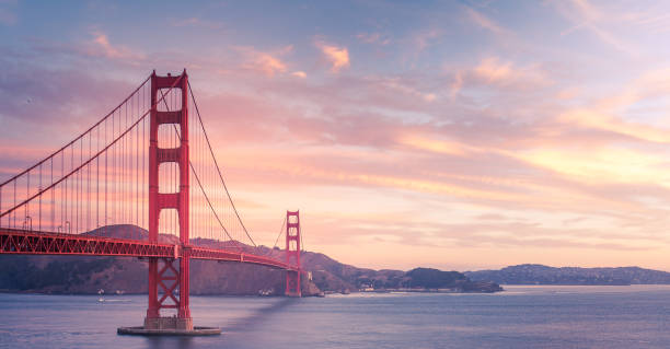 istock Sunrise on the Golden Gate Bridge 1185678434