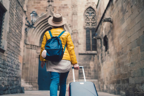 istock Traveler enjoying Barcelona 1185683569