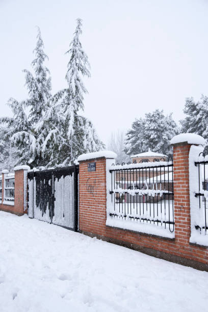 istock Great winter snowfall in the city 1185702778