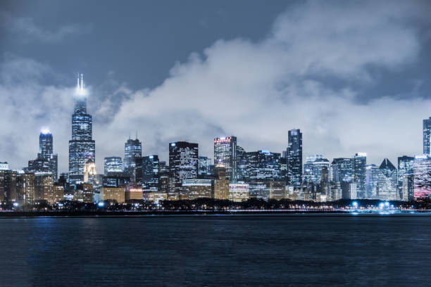 istock View of Chicago Skyline at Night 1185710520