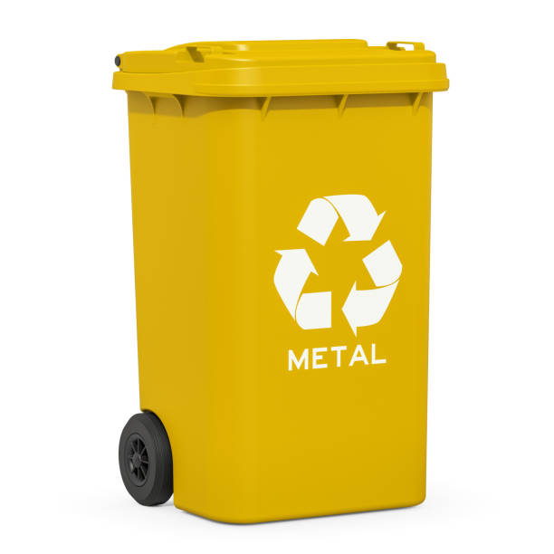 istock Yellow recycling trash can for metallic rubbish, 3D rendering isolated on white background 1185713945