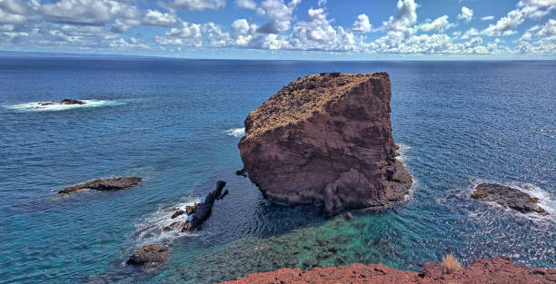 istock Sweetheart Rock (Puu Pehe), Lanai, Hawaii 1185717120