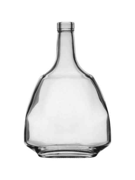 bottiglia di vetro vuota aperta per cognac o brandy forma piatta, isolata su sfondo bianco - gin decanter whisky bottle foto e immagini stock