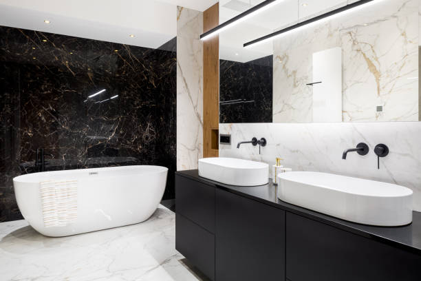 baño de lujo con azulejos de mármol - black and white stone fotografías e imágenes de stock