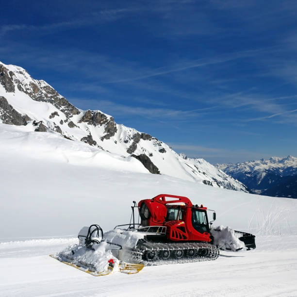 istock Snow Groomer 1185731195