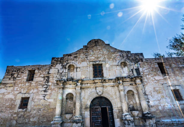 istock Sun Rays Alamo Mission Independence Battle Site San Antonio Texas 1185735775