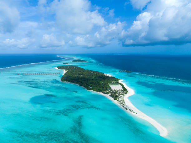 istock Amazing bird eyes view in Maldives 1185739742