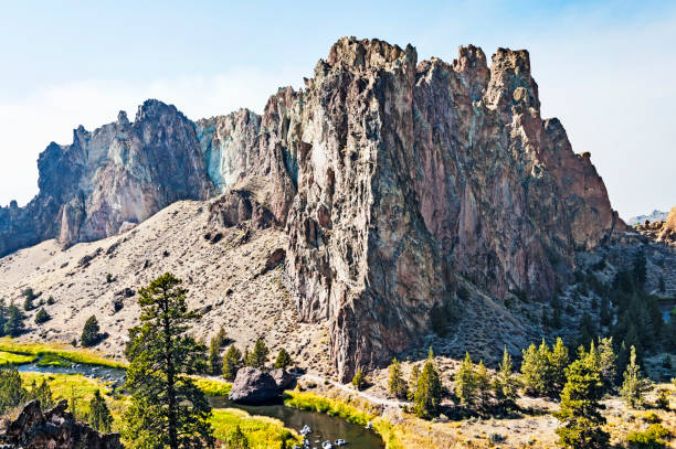 istock Smith Rock State Park Oregon and Crooked River 1185770185