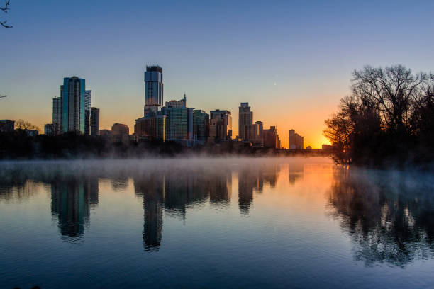 istock Misty Morning in the City 1185772930