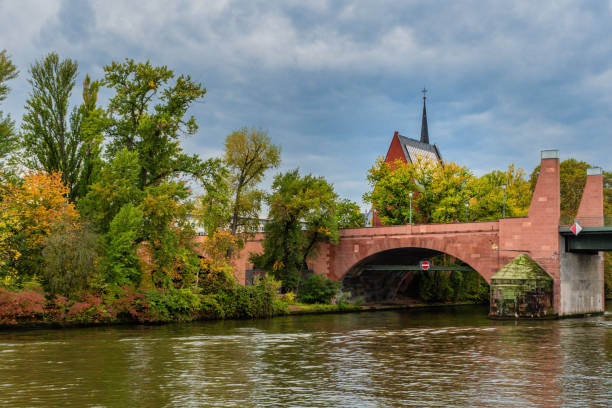 istock Fall Along the Main River in Frankfurt 1185773584