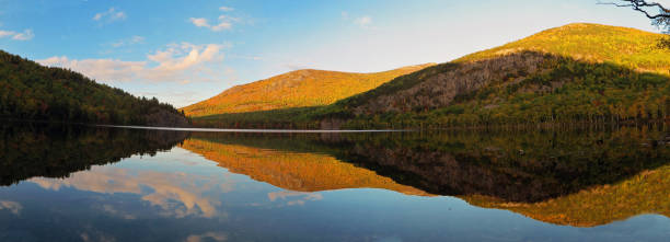 istock Traveler Mountain from Pogy Pond, Baxter 1185775218