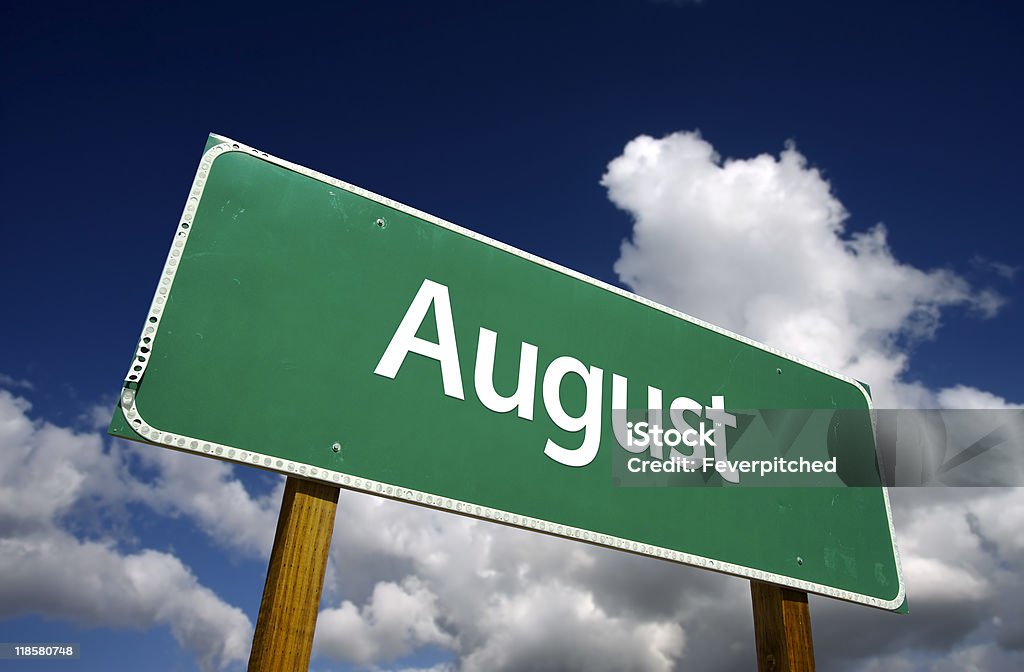 Август зеленый Дорожный знак - Стоковые фото Август роялти-фри