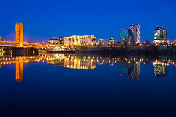 sacramento califórnia à noite - sacramento county imagens e fotografias de stock