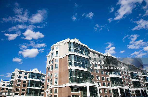 Foto de Novo Multi Andares De Apartamentos e mais fotos de stock de Casa - Casa, Desenvolvimento de Habitações, Edifício residencial