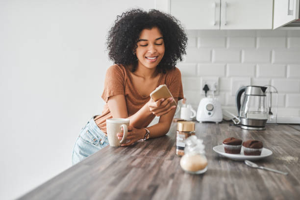 istock Mornings are for social media and coffee 1185838697