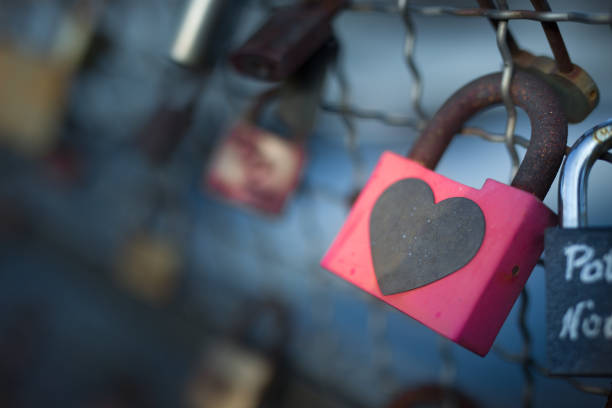 istock Padlock, shape of heart 1185889395