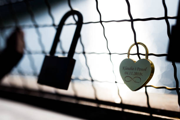 istock Padlock, shape of heart 1185889703