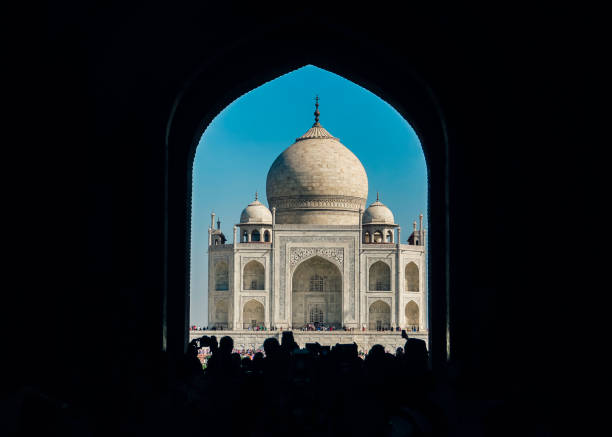 istock Taj Mahal Temple 1185902379