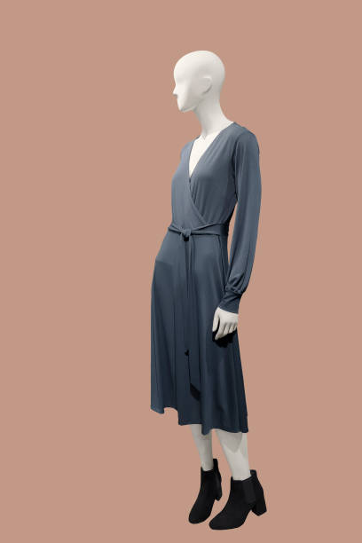 istock Full-length female mannequin. 1185914897