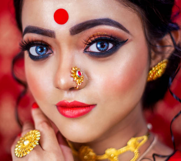istock Beautiful smiling Indian bride with jewelry 1185926689