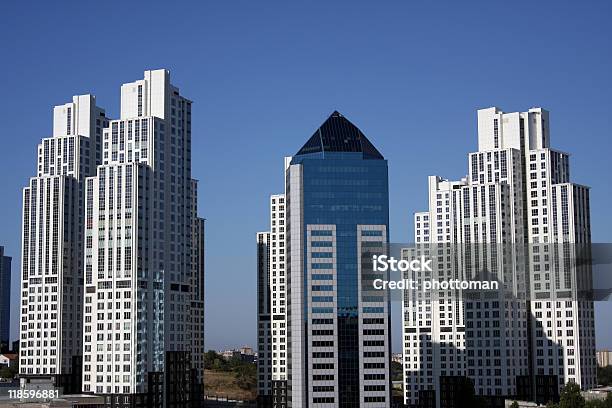 Edifícios Highrise Série - Fotografias de stock e mais imagens de Alto - Descrição Física - Alto - Descrição Física, Ao Ar Livre, Apartamento