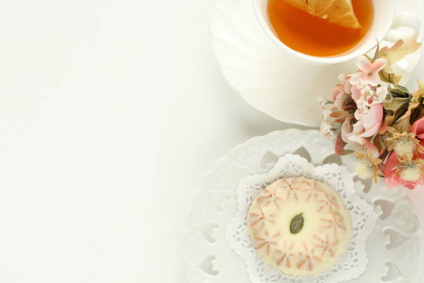 istock Russina style, white chocolate cookie and tea 1185970643