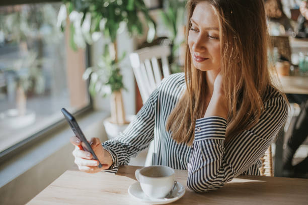 istock Relaxing with coffee and chating with friends 1185978465