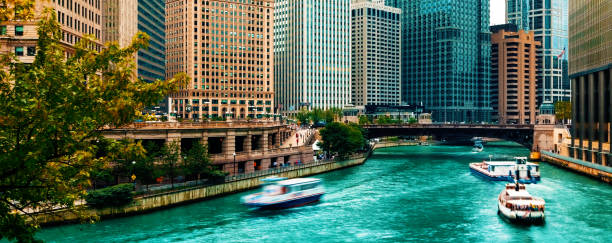 istock Chicago River with boats and traffic 1186006817