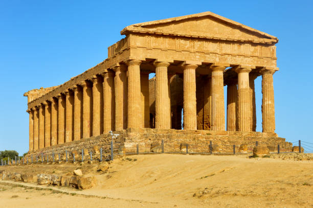istock Ancient Greek Ruins in Sicily 1186009287