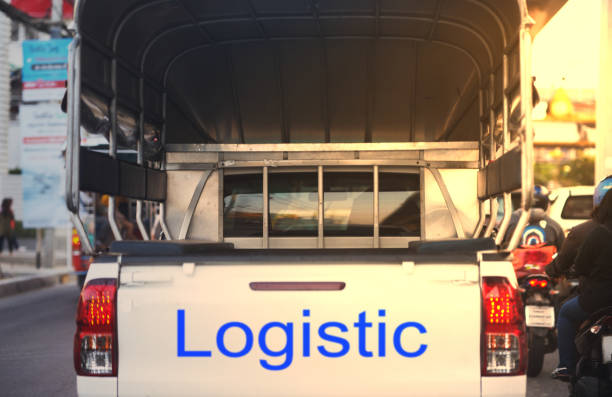 istock Logistic and transportation concept in Minitruck container on city view background 1186022735
