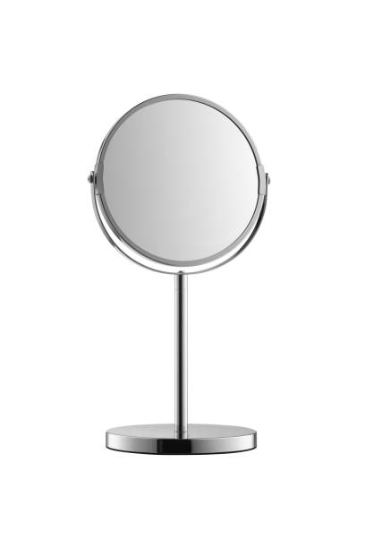 istock Mirror cosmetic on white background 1186051102