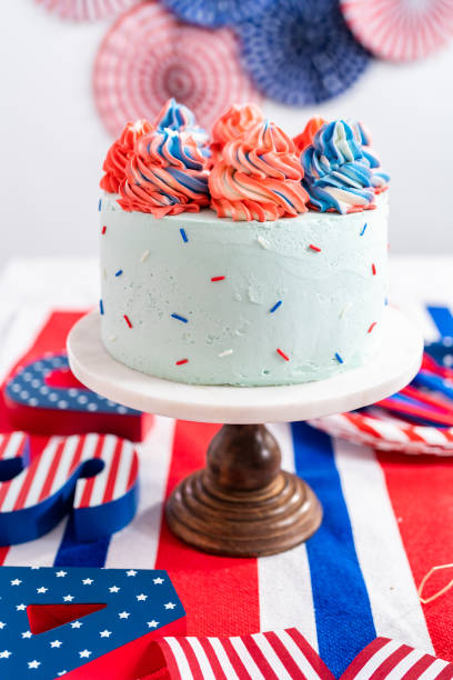 istock Red, white, and blue round vanilla cake 1186083364