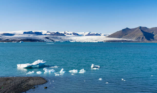 istock Jokulsarlon glacier lagoon 1186086640
