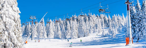 istock Ski resort view, chair lift, slope 1186089288