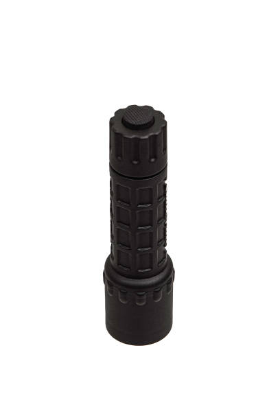 nowoczesna czarna metalowa latarka odizolowana na białym tle - tactical flashlight zdjęcia i obrazy z banku zdjęć