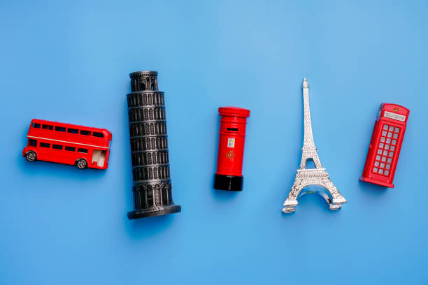 istock Online booking and travel concept with souvenir 1186093676