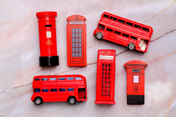 istock Online booking and travel concept with souvenir 1186093683