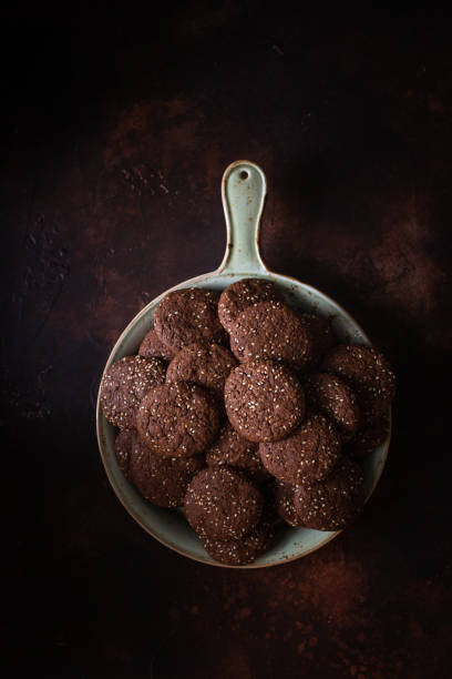 istock Chocolate cracked cookies with chocolate and sesame seeds 1186101764