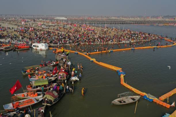 Kumbh Scenes at Prayagraj A drone shot of Largest congregation of people in Allahabad during Kumbh 2019. prayagraj photos stock pictures, royalty-free photos & images