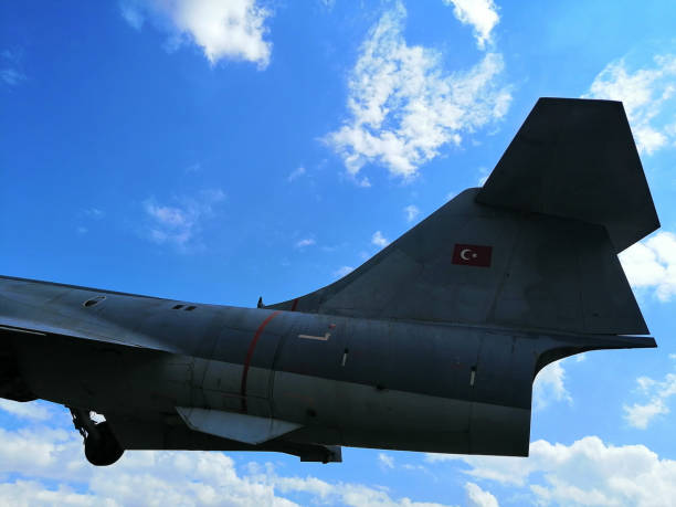 istock Training military aircraft 1186151371