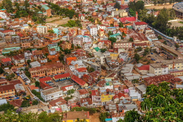 capital de madagascar. antananarivo - house residential structure colonial style landscape fotografías e imágenes de stock