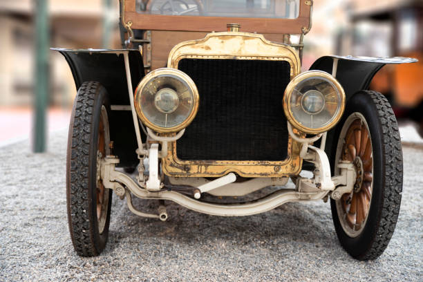 istock Close-up on the front of an Old Car 1186171882