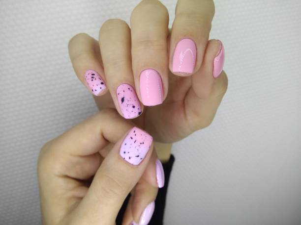 istock sexy pink manicure 1186177241