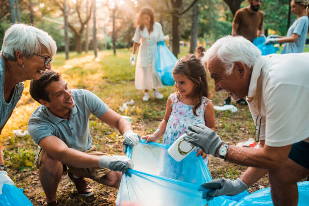 istock Cleaning up their park together 1186187277
