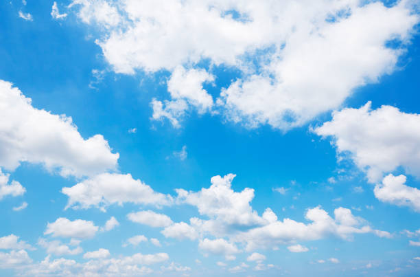 landschaft von den klaren himmel - wolke fotos stock-fotos und bilder